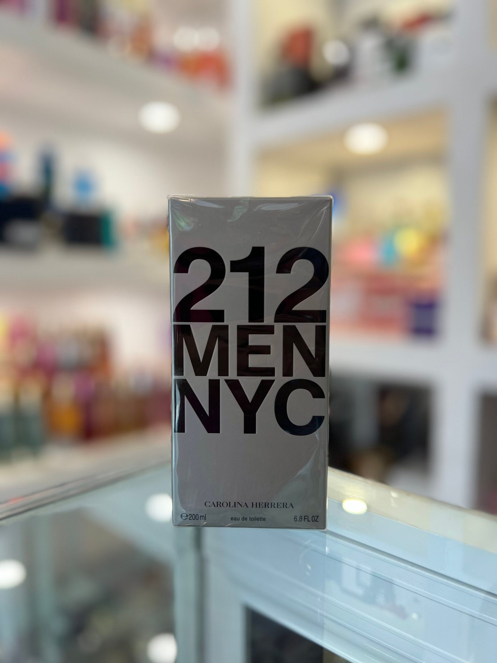 carolina herrera 212 men nyc 100 ml eau de toilette 8411061043868 carolina herrera 212 men nyc 100 ml eau de toilette 8411061043868